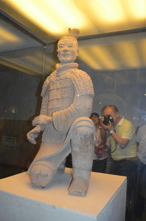 Can you take photos of the Terracotta Warriors?
