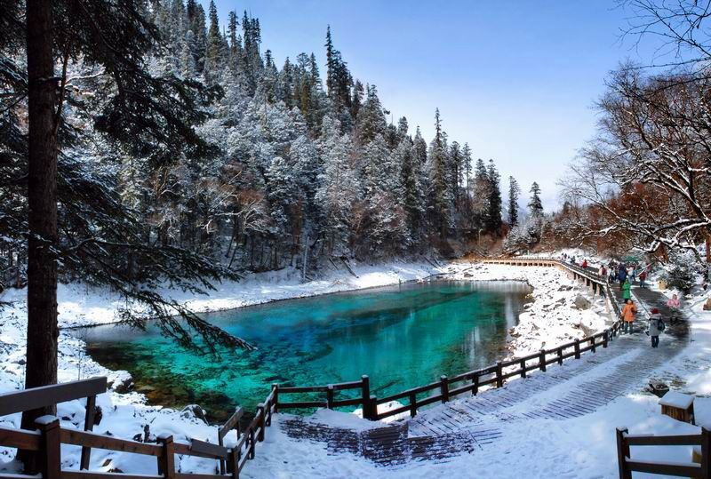 Does it snow in Jiuzhaigou?