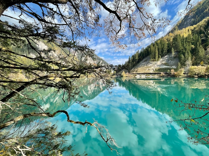 How do you get to Jiuzhaigou National Park?