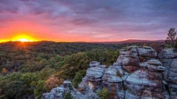 How hard is the hike for Garden of the Gods Illinois?