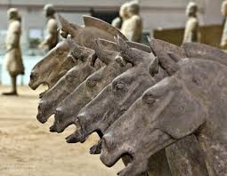 How many horses were found with the terracotta warriors?