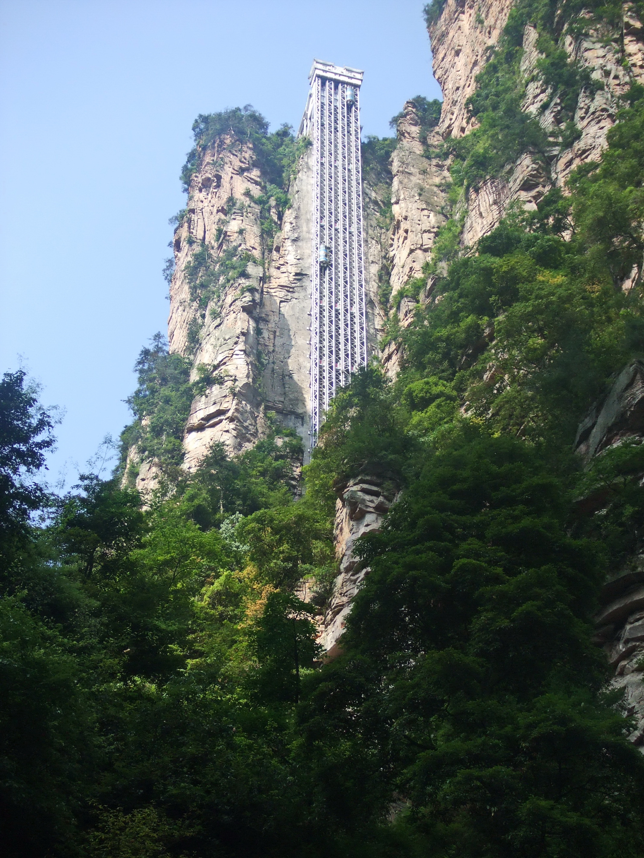 How tall is the Zhangjiajie elevator?