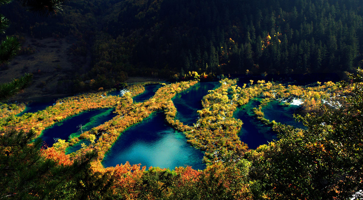 Is Jiuzhaigou open to foreigners?