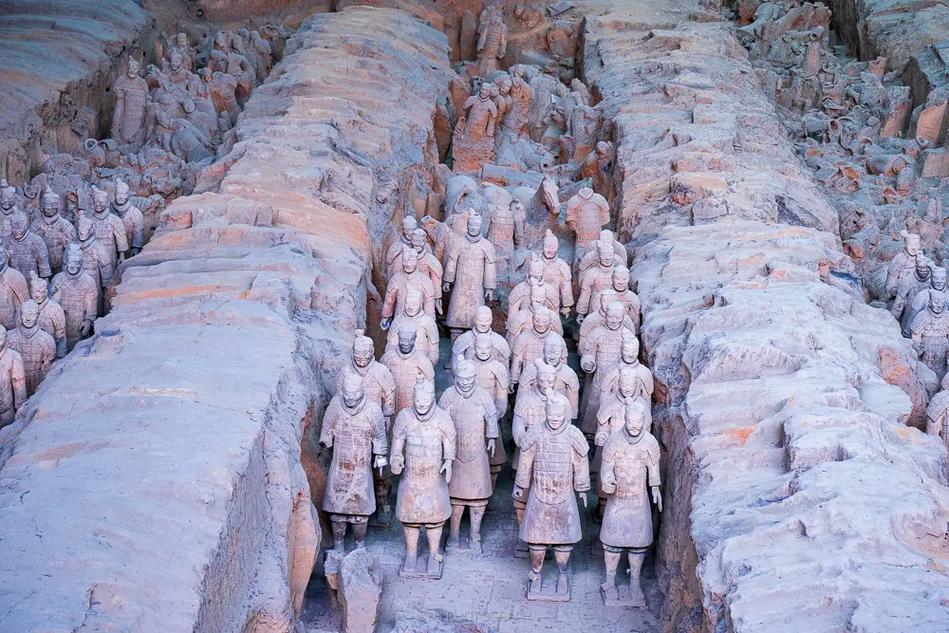 What city is closest to the Terracotta Warriors?