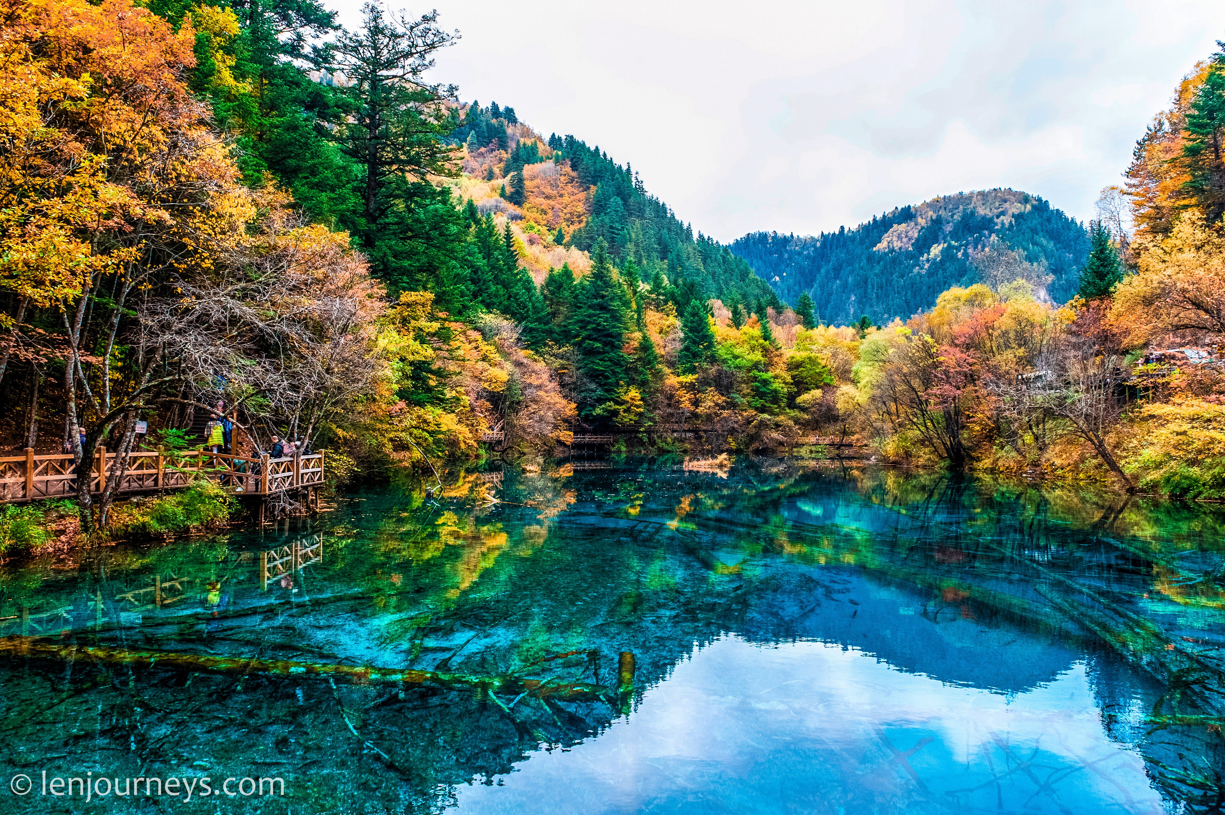 What is the Chinese name for Jiuzhaigou Valley?