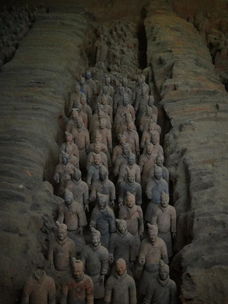 When was the Qin tomb discovered?