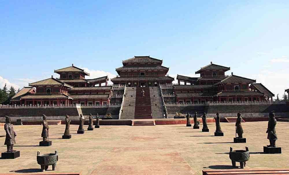Where was Qin Shi Huang's palace?